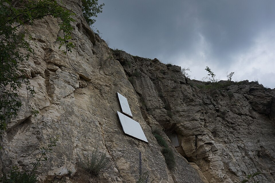 Atlantyda Cave, Zavallia