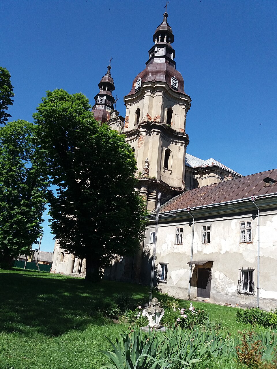 Костел бернардинців, Гвіздець