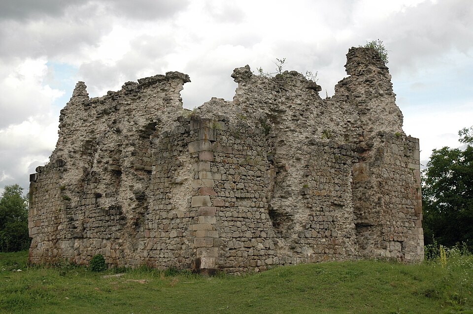 Serednie Castle