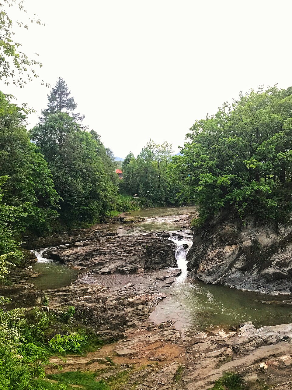 Сріблясті водоспади, Шешори