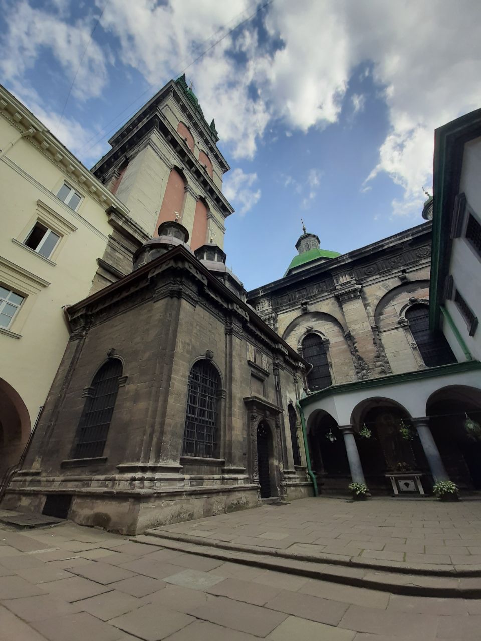 Ансамбль Успенської церкви, Львів